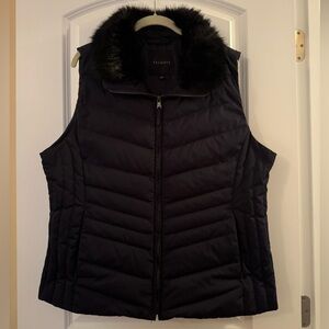 NWOT. Talbots Navy Blue Quilted Vest with removable Faux Fur Trim